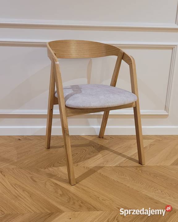 Krzesło z podłokietnikiem drewniane dębowe Malbork