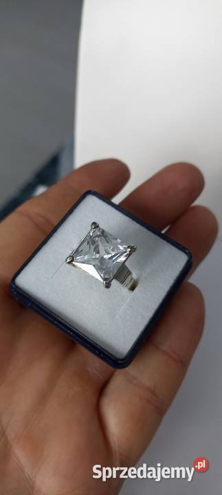 Pierścionek z cyrkonią Warszawa