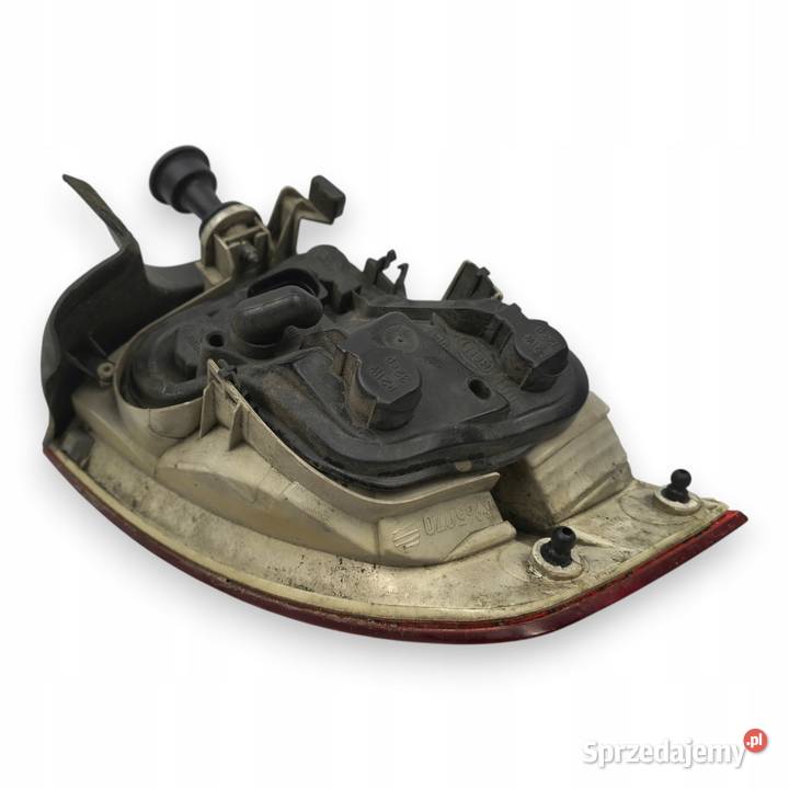 LAMPA PRAWA Audi A4 B7 sedan 0408 tylna tylnia Chełm