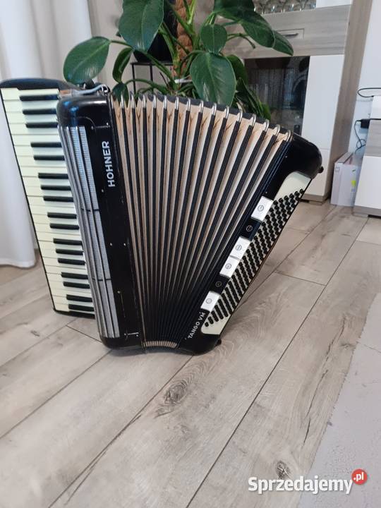 Akordeon hohner tango VM 120 basów