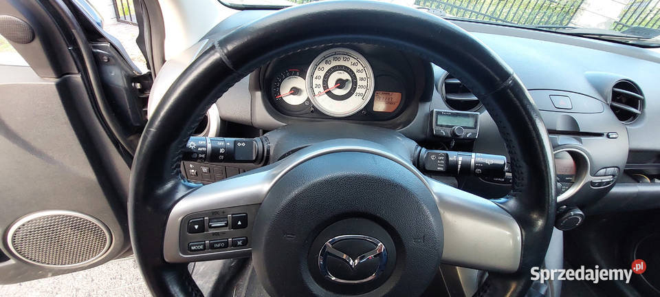 Mazda 2 13