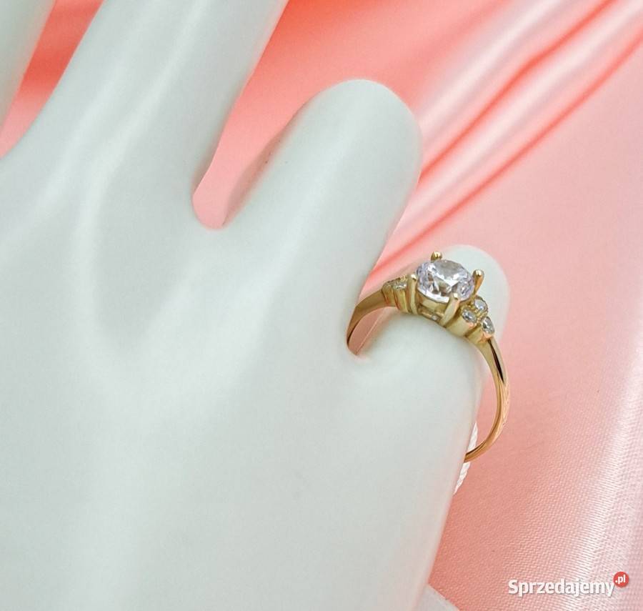 Pierścionek r12 Złoty pr333 z kamieniami Z384 Poznań