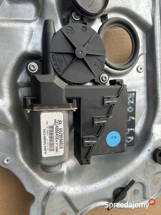 Podnośnik szyby lewy przód Polo 4 6Q4837401H osobowe Bydgoszcz