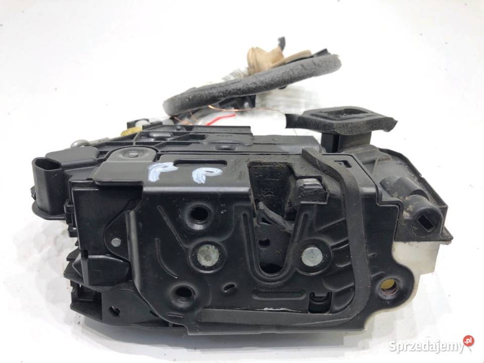 ZAMEK DRZWI PRAWY PRZÓD VW GOLF VII Hatchback osobowe sprzedam