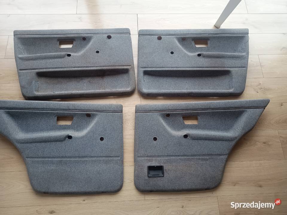 Komplet boczkow golf II 2 5d osobowe sprzedam