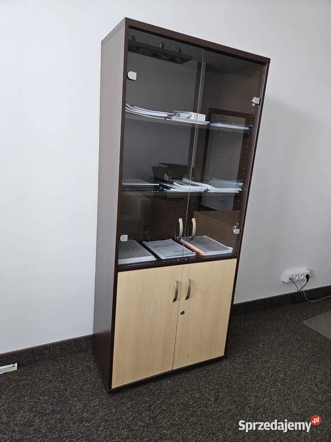 Szafa z przeszklonymi drzwiczkami Warszawa