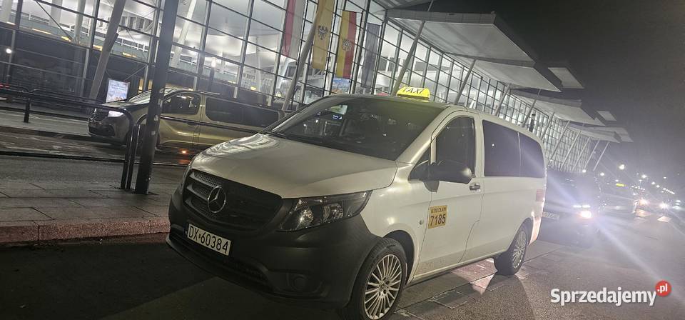 Transfery lotniskowe taxi bus taxi van ekspres Wrocław