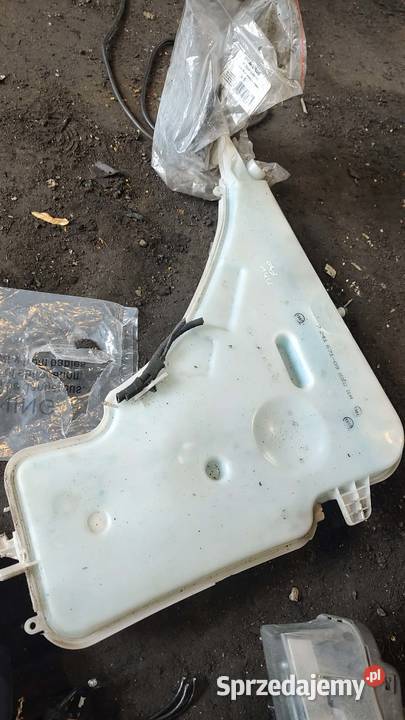 Zbiorniczek spryskiwaczy pompka BMW F30 Książ Wielkopolski