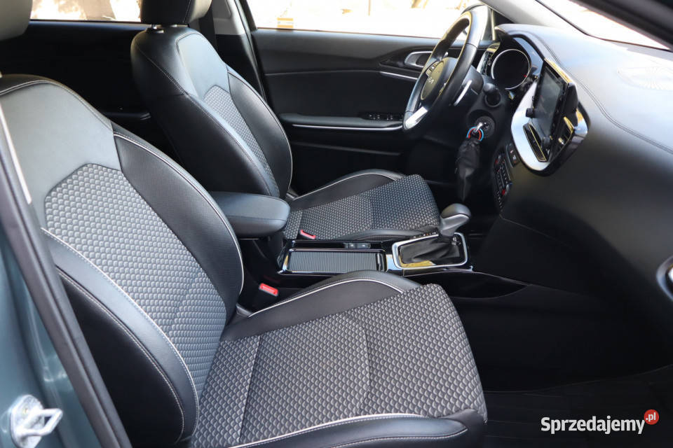 Kia Ceed 15 TGDI wielofunkcyjna kierownica Piaseczno