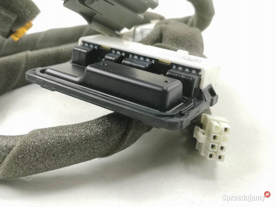 WIĄZKA ZESTAWU GŁOŚNOMÓWIĄCEGO VOLVO V50 0412