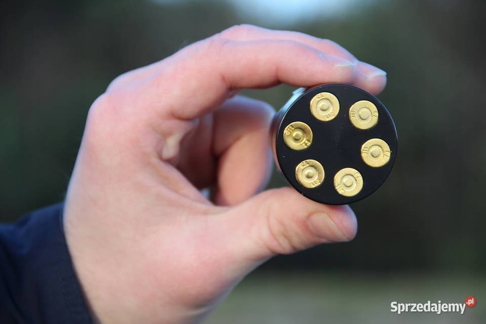 Młynek Do Tytoniu W Kształcie Rewolweru