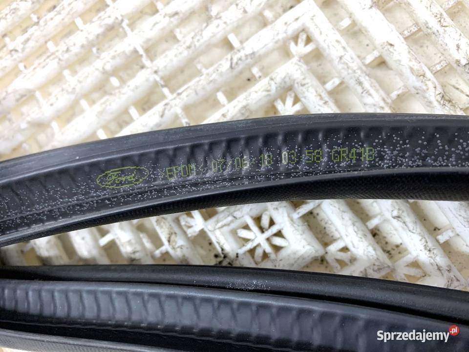 USZCZELKA DRZWI PRZÓD PRAWA FORD TRANSIT COURIER osobowe sprzedam