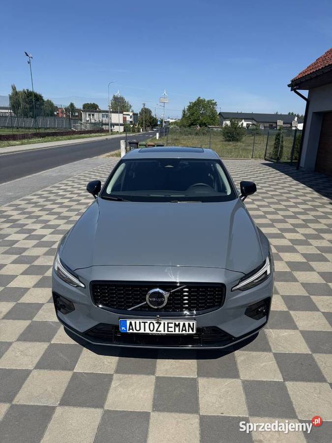 Volvo S60 B5 AWD Plus Dark 2024 20BenzynaStan asystent parkowania Seria 7 Ciechocinek
