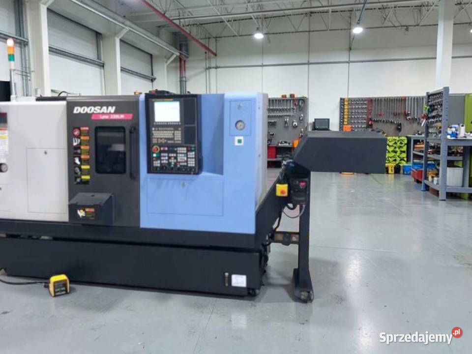 Tokarka CNC DOOSAN LYNX 220 LMA napędzane Zabór