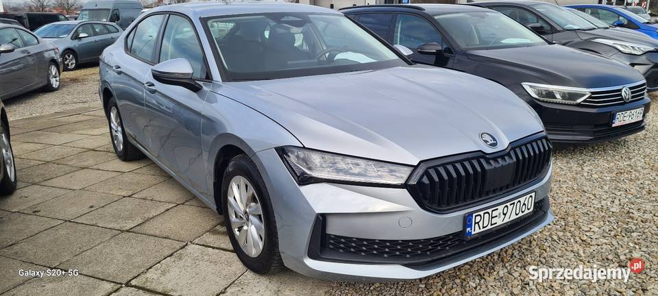 Skoda Superb benzyna hybryda 150 salon