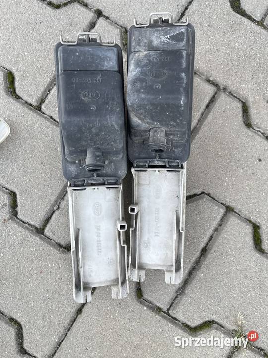 Halogeny Audi 80 b4 komplet z zaślepkami HELLA Chełm