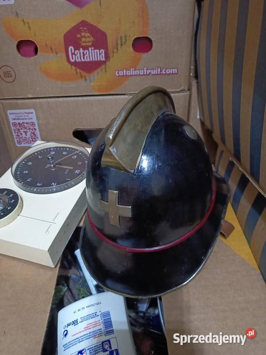 Stary hełm kask z grzebieniem emblemat Krzyż Grójec