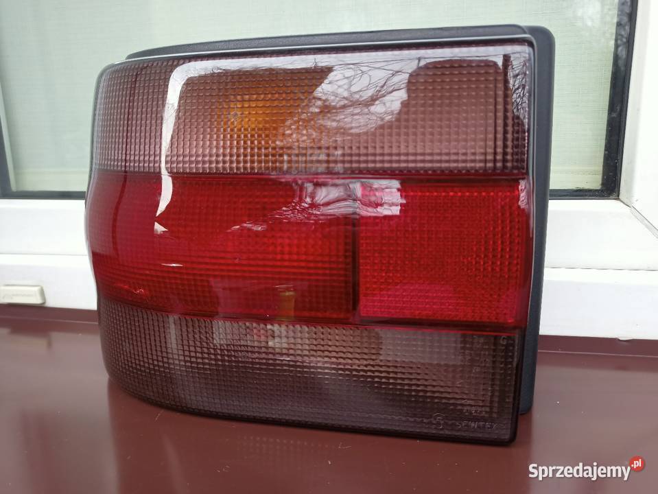 Renault 19 PH 2 II lampa tył tylna lewa osobowe
