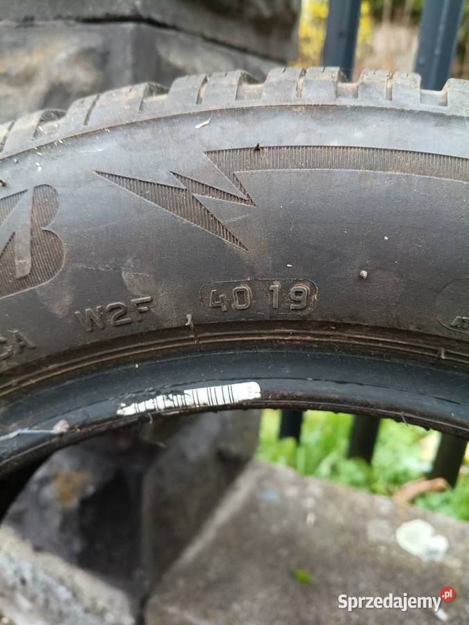 Opony Bridgestone 1856015 zimowe sprzedam