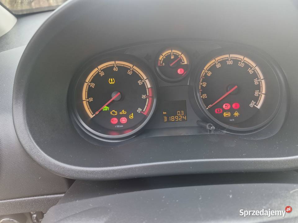 Corsa 12 2014r Moniochy sprzedam