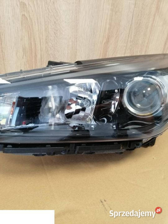 Hyundai i30 III reflektor lewy przód lubelskie Kozubszczyzna sprzedam