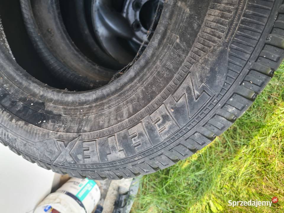 8 opon terenowych i 1 felga lubelskie Lublin