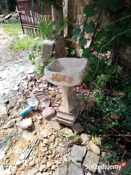 Donica koryto żłób zlew umywalka poidło fontanna