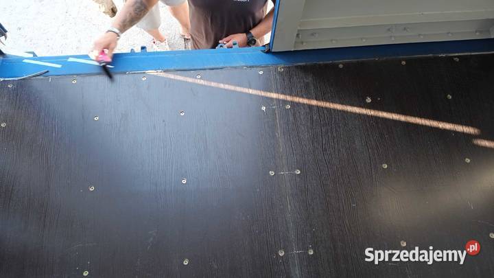 Kontener morski magazynowy uszkodzony 40HC