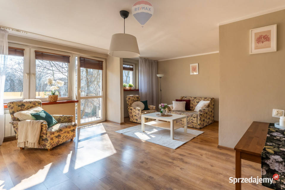 Słoneczne mieszkanie z potencjałem oddzielna kuchnia Warszawa