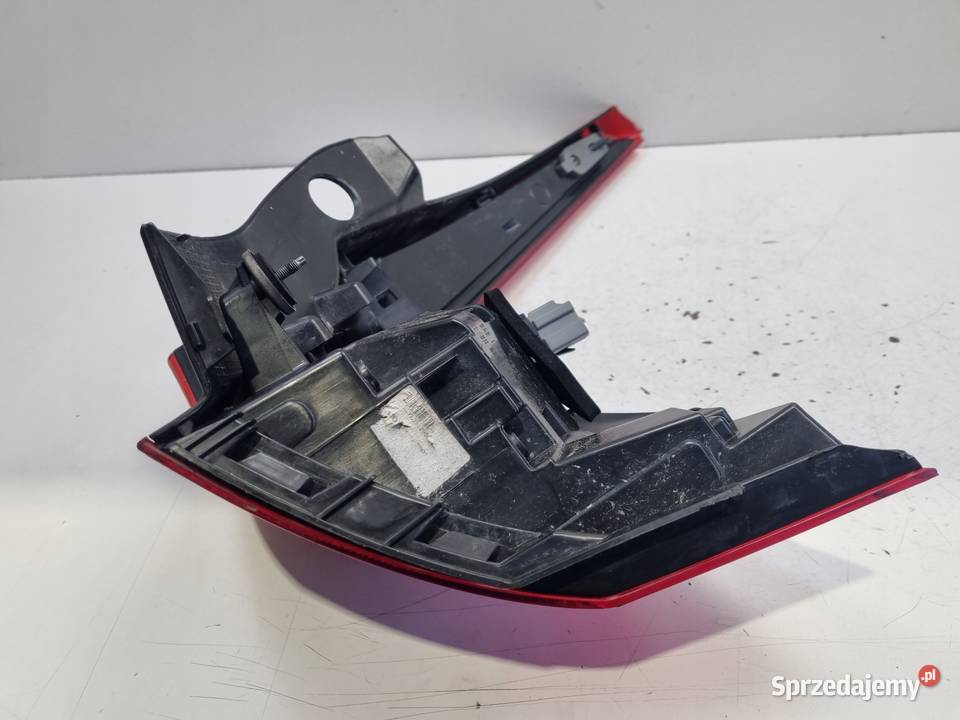 Volvo V90 II TYLNIA TYLNA LAMPA LEWA lewy tył osobowe Janów