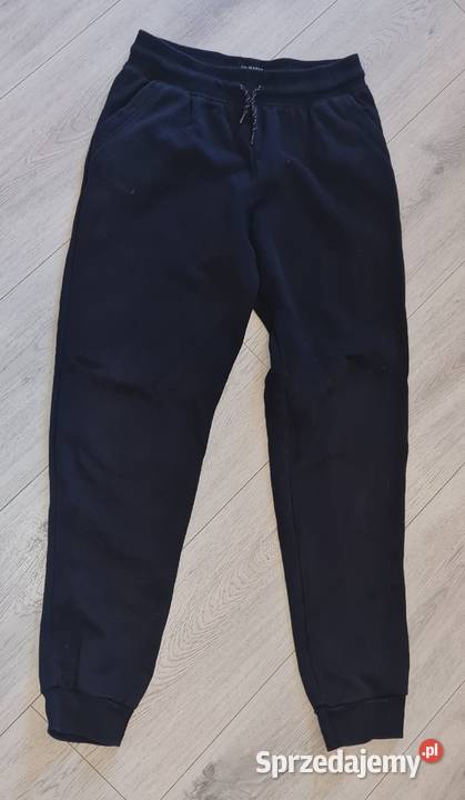 Spodnie dresowe chłopiec ściągacze Primark 152 czarny sprzedam
