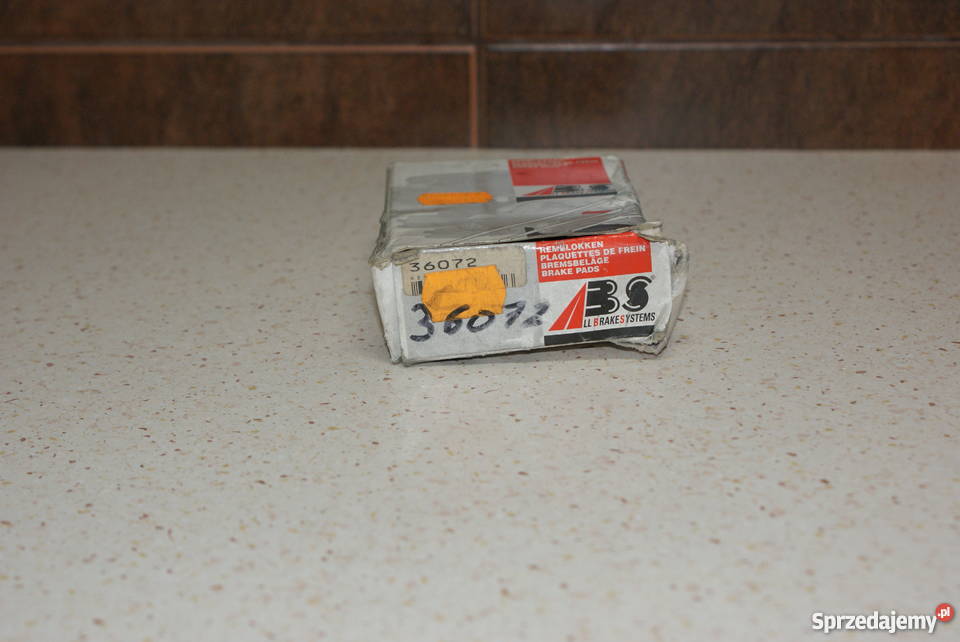 KLOCKI HAMULCOWE HYUNDAI PONY 7889