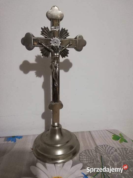Stary krucyfiks stojący ARS Christiana PRL 29 Katowice