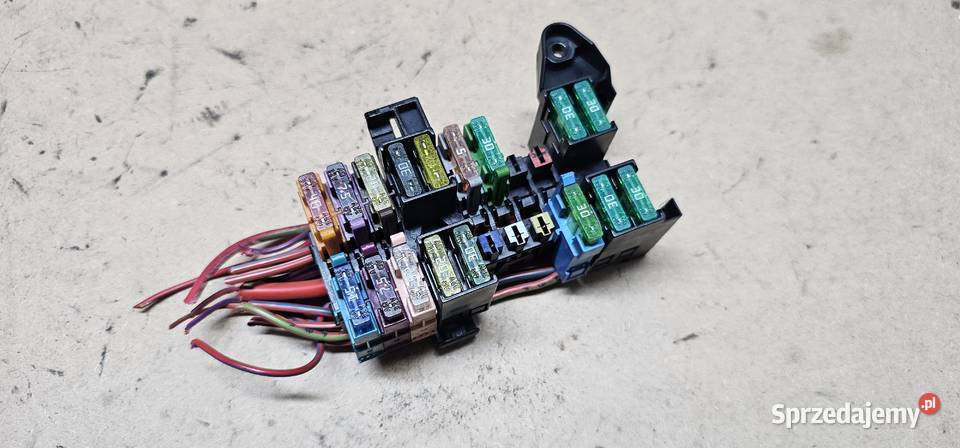 Skrzynka bezpieczników mercedes w203 2035400050 Układ elektryczny, zapłon Zbąszyń