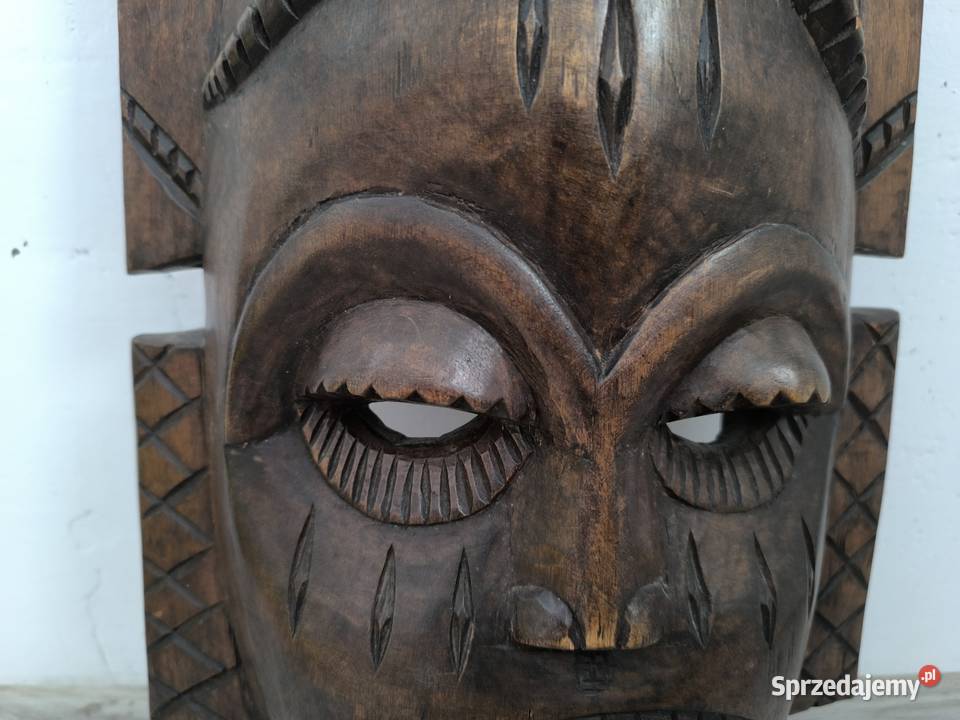 Piękna stara egzotyczna maska etniczna Łódź