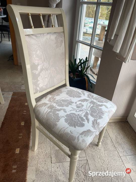 Jadalnia włoska witryna komoda stół krzesła Sypniewo