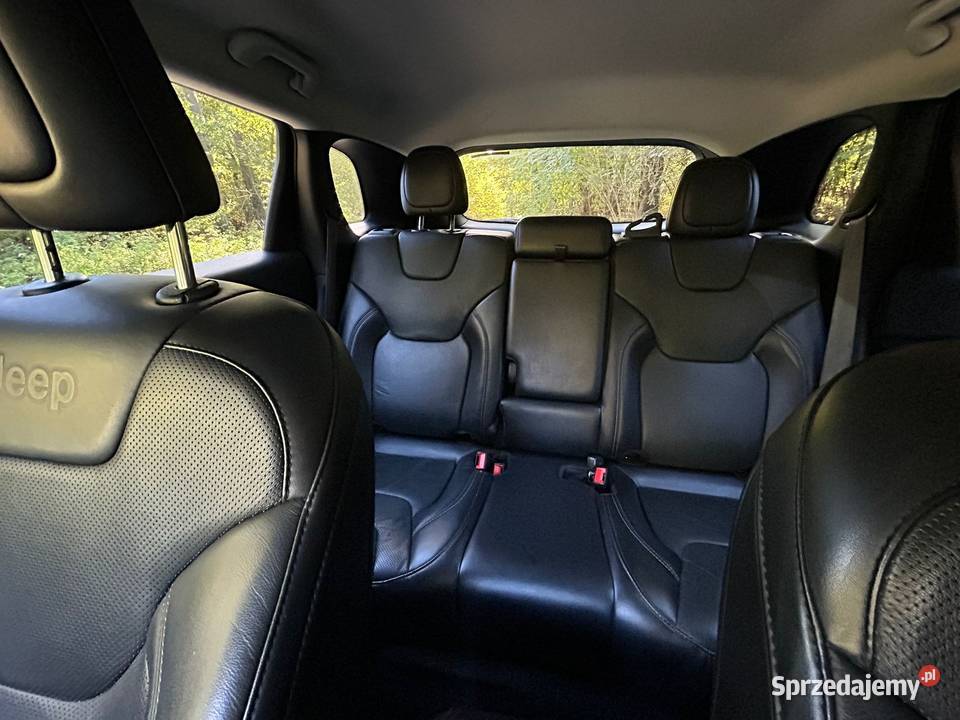 JEEP Cherokee Limited V6 32 2019 r