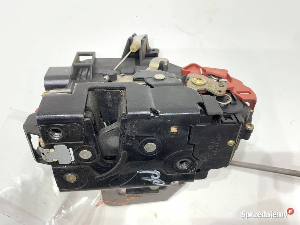 ZAMEK DRZWI PRAWY PRZÓD AUDI A4 B6 Kombi