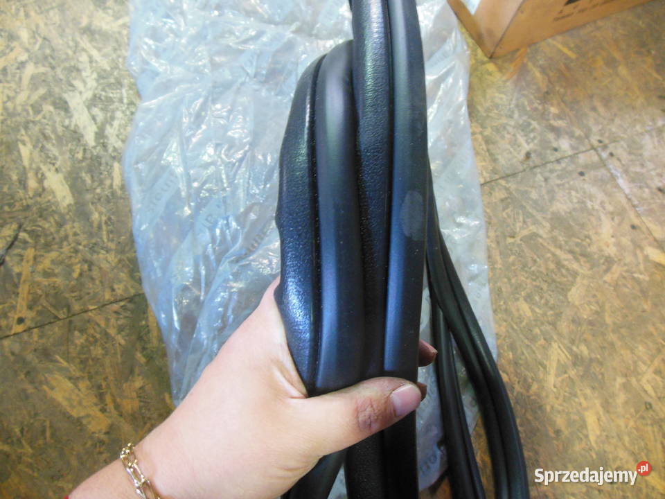 Uszczelka drzwi prawa przednia Fiat Grande Punto Kozy