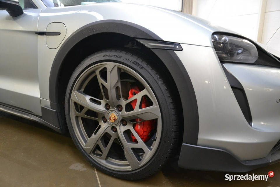 Porsche Taycan Cross Turismo 4S Pack Offroad