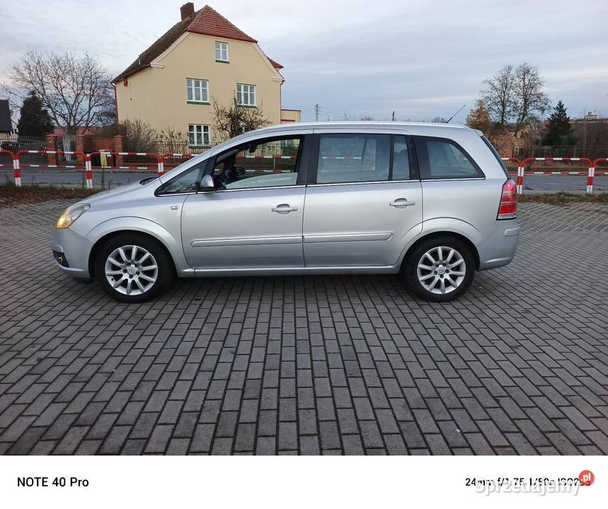 Opel Zafira 7 osobowa 18 Lpg