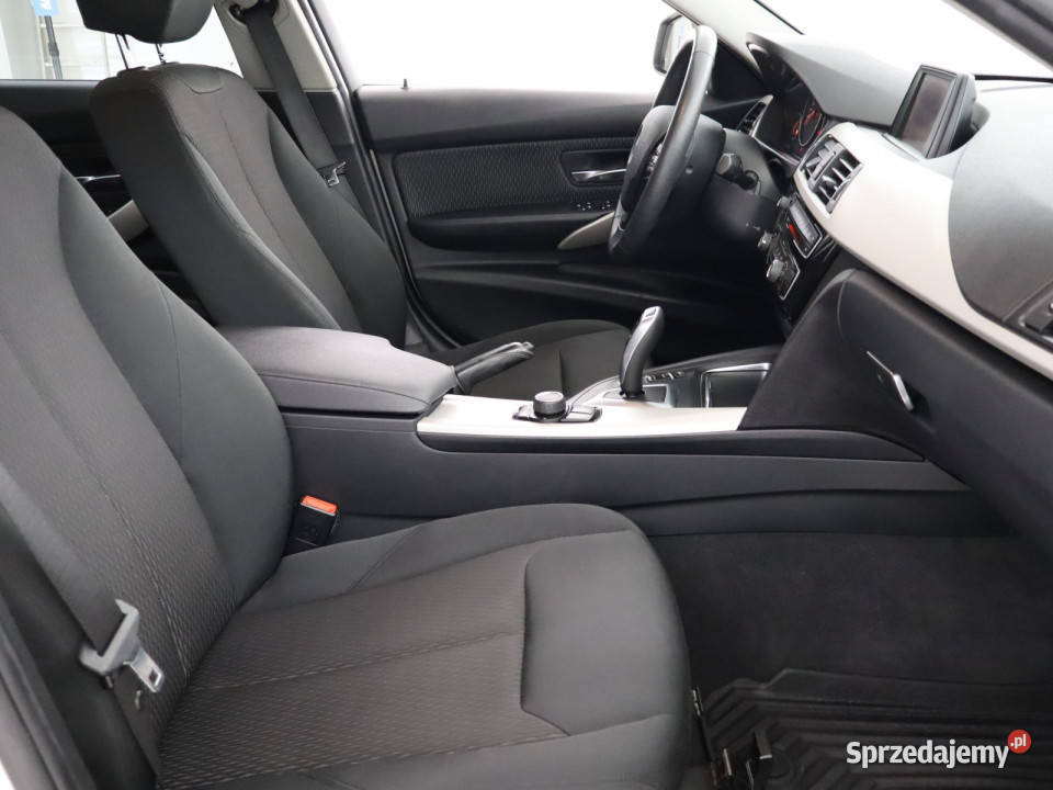 BMW 3 318 i Rok produkcji 2017 Bielany Wrocławskie sprzedam