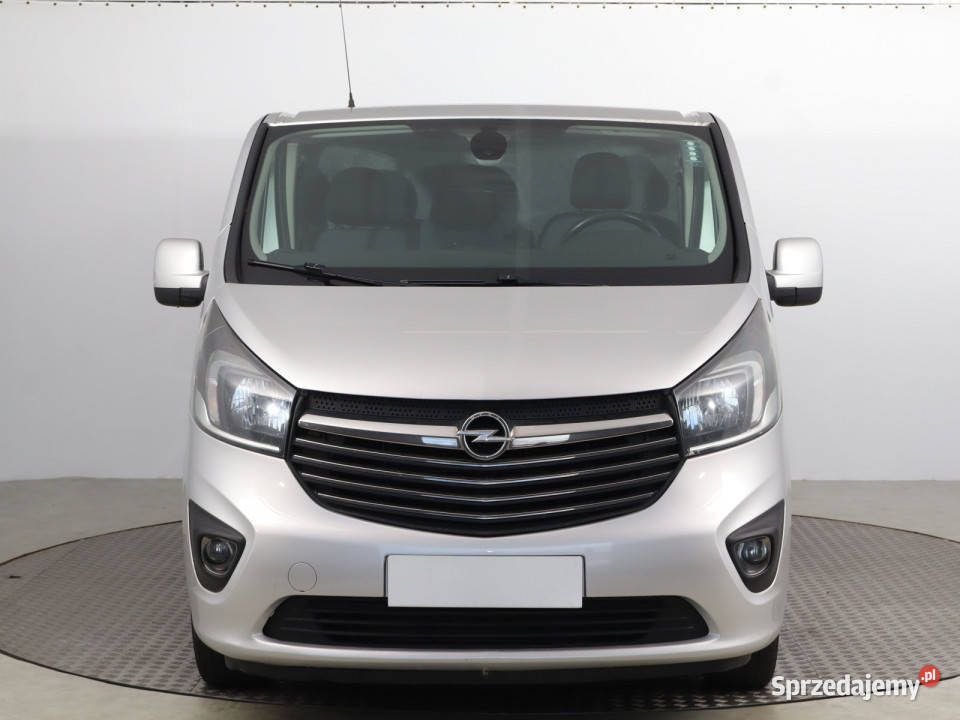 Opel Vivaro 16 BiCDTI hak Piaseczno
