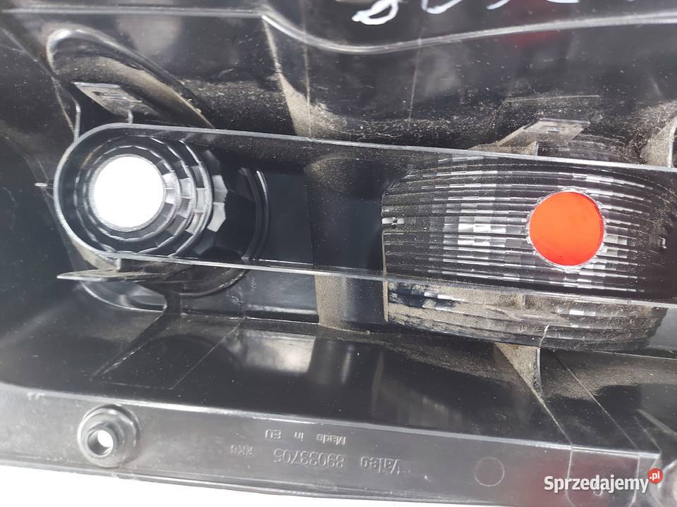 VW CRAFTER lampa lewa tył 89033705