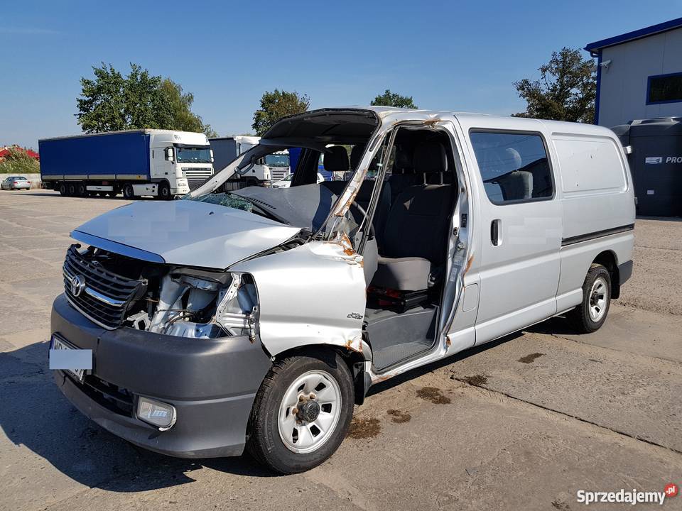 TOYOTA HIACE 2009 4X4 srebrny