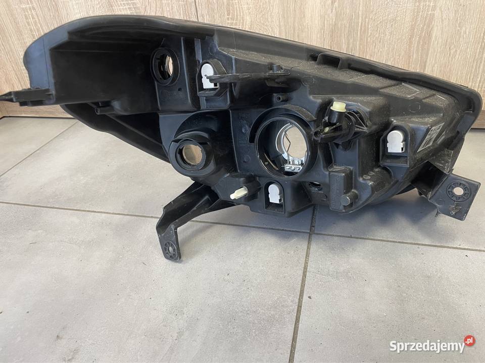 Dacia dokker Logdy reflektor lewy przód Kozubszczyzna