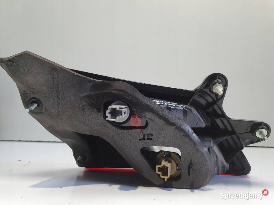 LAMPA PRAWA Subaru Legacy V kombi TYLNA prawy Chełm