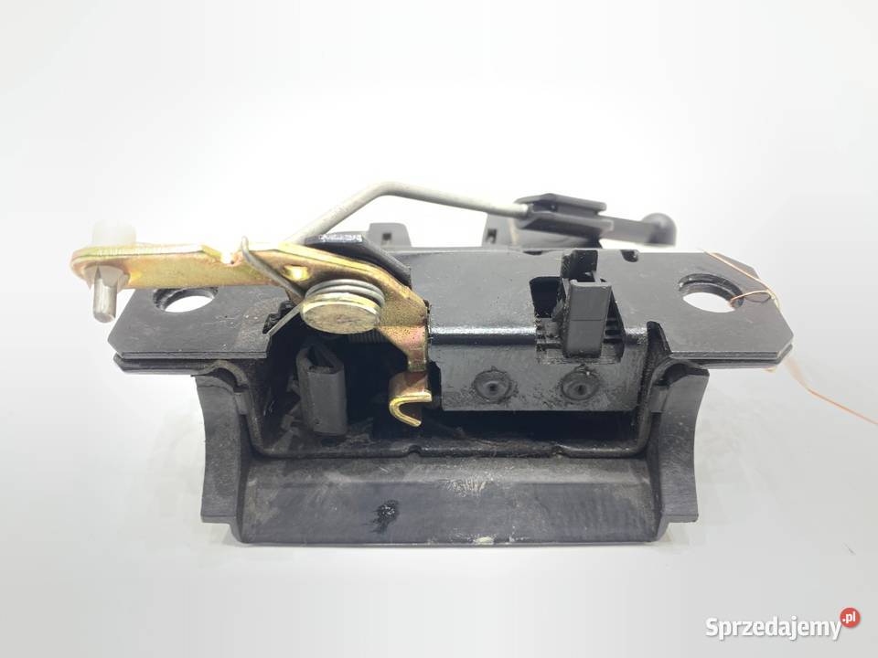 ZAMEK KLAPY TYŁ VW TOUAREG SUV 7L6827505 0213 podkarpackie