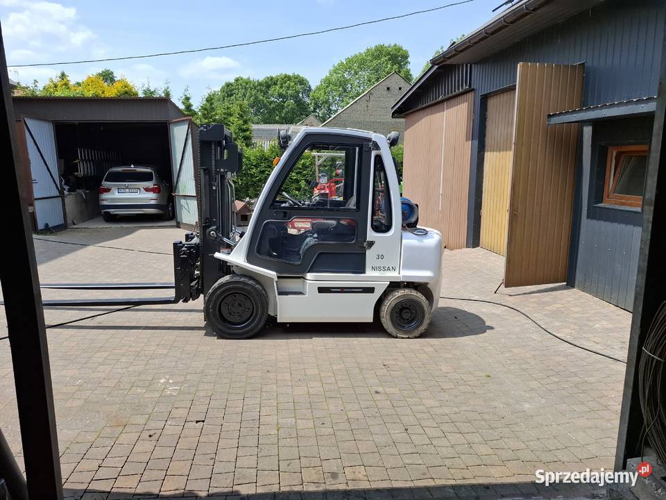 Wózek nissan forklift 3t 2016r gaz Trzyciąż