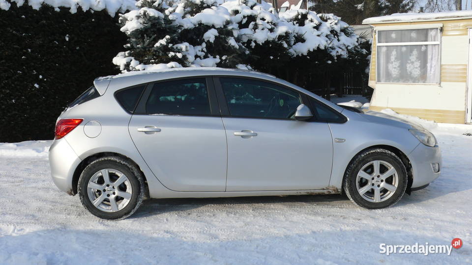 OPEL ASTRA J 16 benzyna 2011r